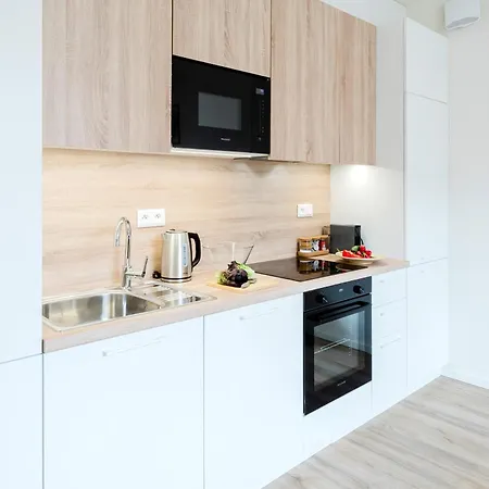 Days - Modern With Ac Near King's Park