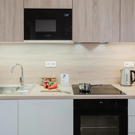 Days - Modern With Ac Near King's Park פראג