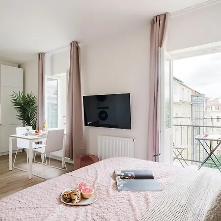 Days - Modern With Ac Near King's Park