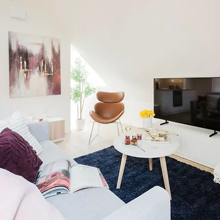 Days - Modern With Ac Near King's Park *