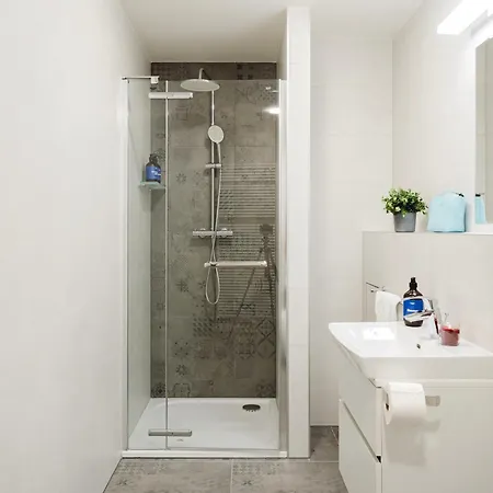 Days - Modern With Ac Near King's Park * פראג