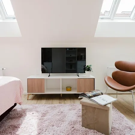 Days - Modern With Ac Near King's Park * פראג