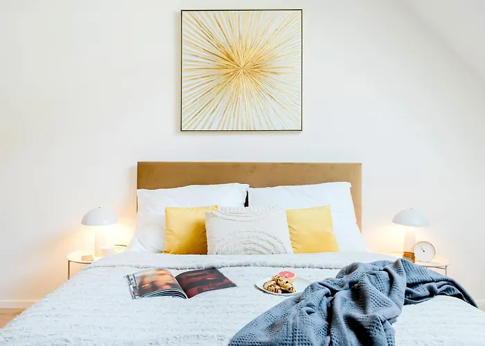 Days - Modern With Ac Near King's Park