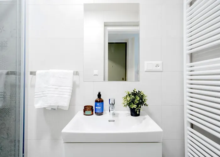 Days - Modern With Ac Near King's Park *