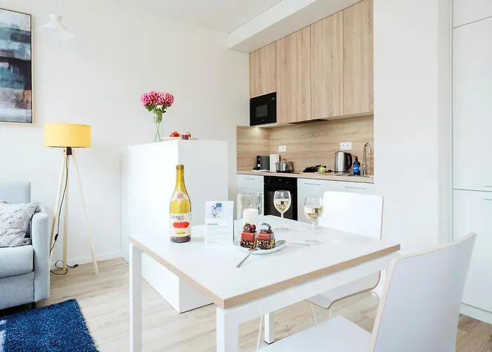 Days - Modern With Ac Near King's Park *