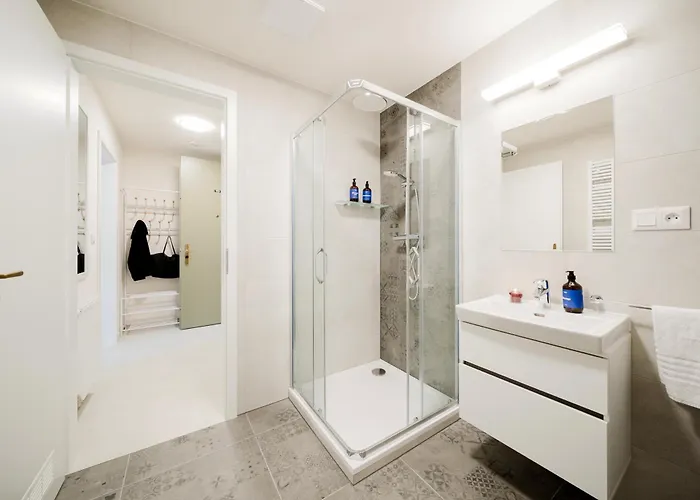 Days - Modern With Ac Near King's Park *