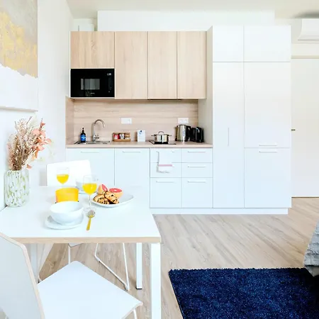 Apartment Days - Modern With Ac Near King's Park Prague