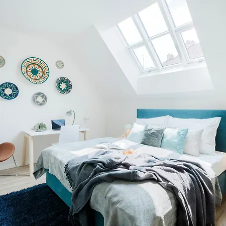 Days - Modern With Ac Near King's Park Apartment