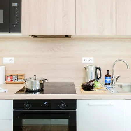 Days - Modern With Ac Near King's Park Apartment Prague